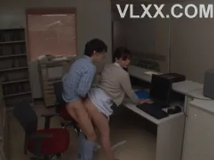 With her beautiful face and body, Kaori Wakamatsu glamorously portrays a career slutty office worker... pt2